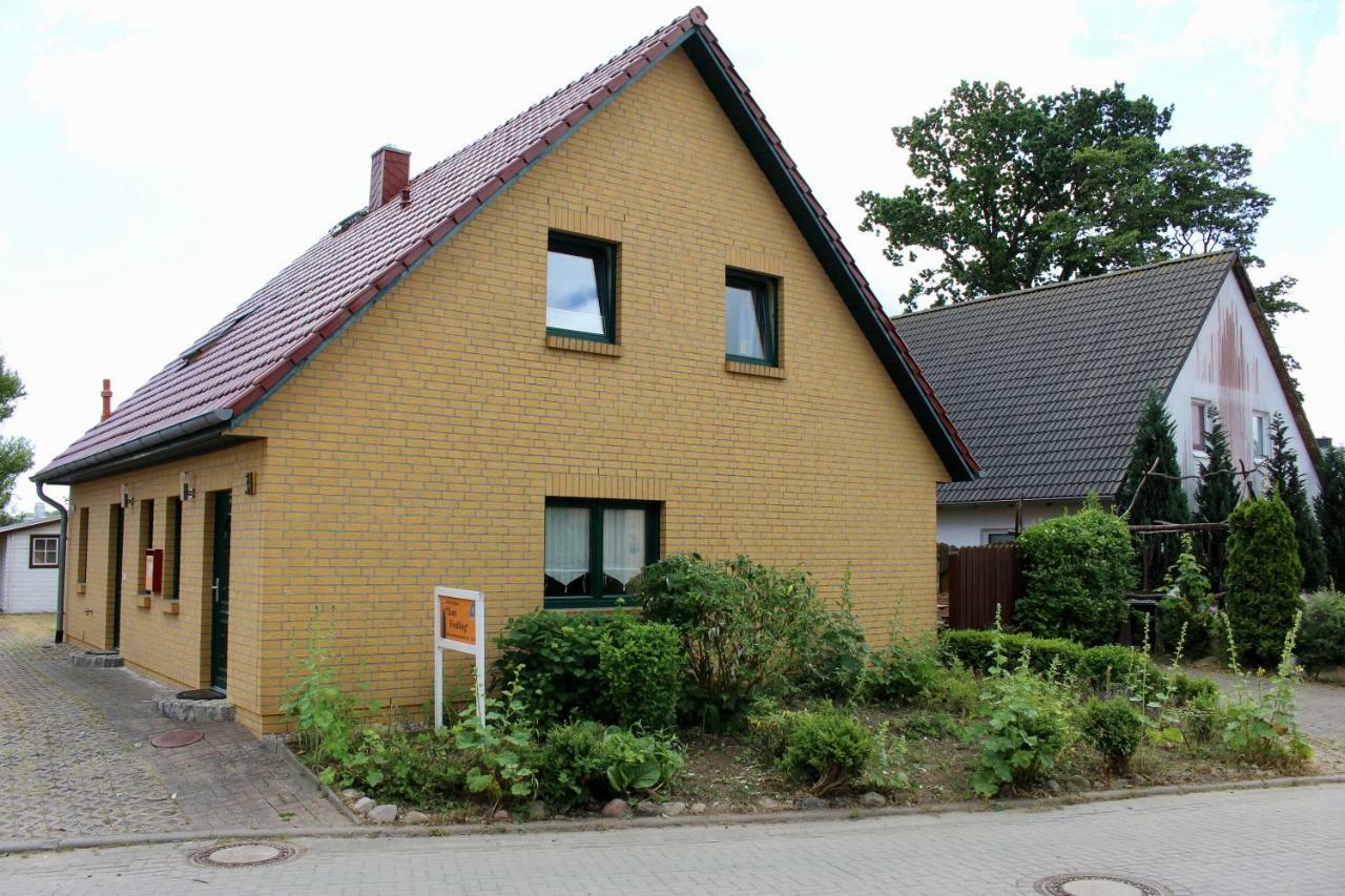 Ferienhaus Zum Findling Гьорен Екстериор снимка